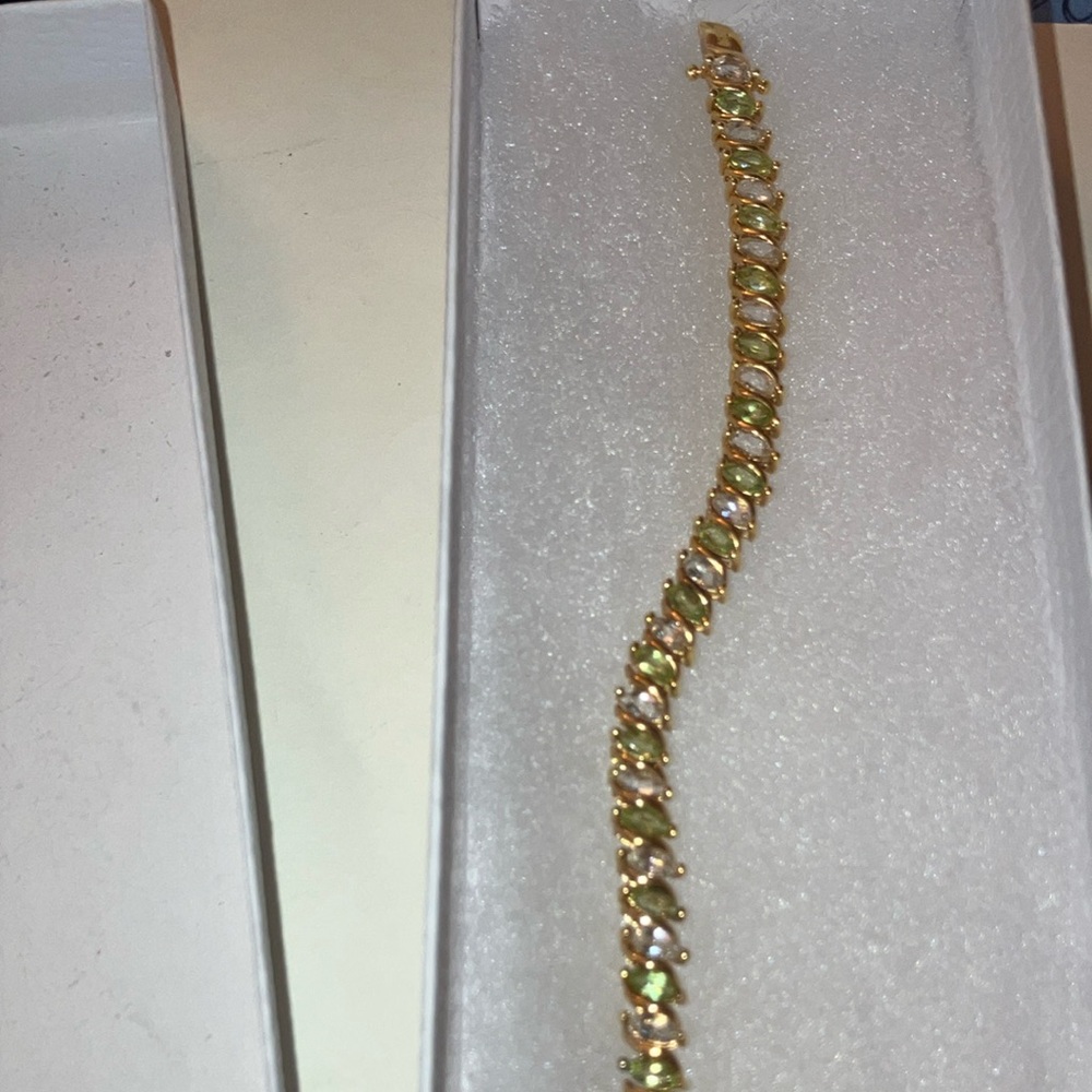 Gold Intricate Chain Bracelet - Picture 4 of 4